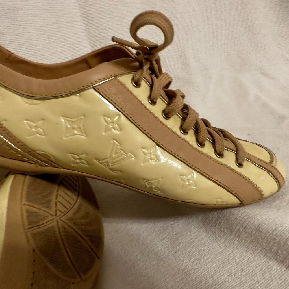 Louis Vuitton vernis patent leather bowling shoe
